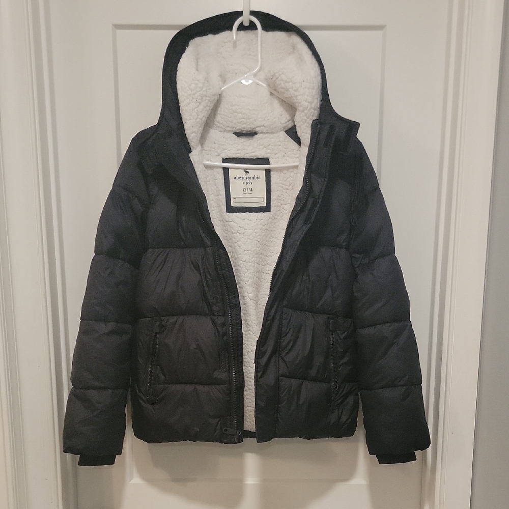 Abercrombie & Fitch Black Puffer Jacket with White Sherpa Lining